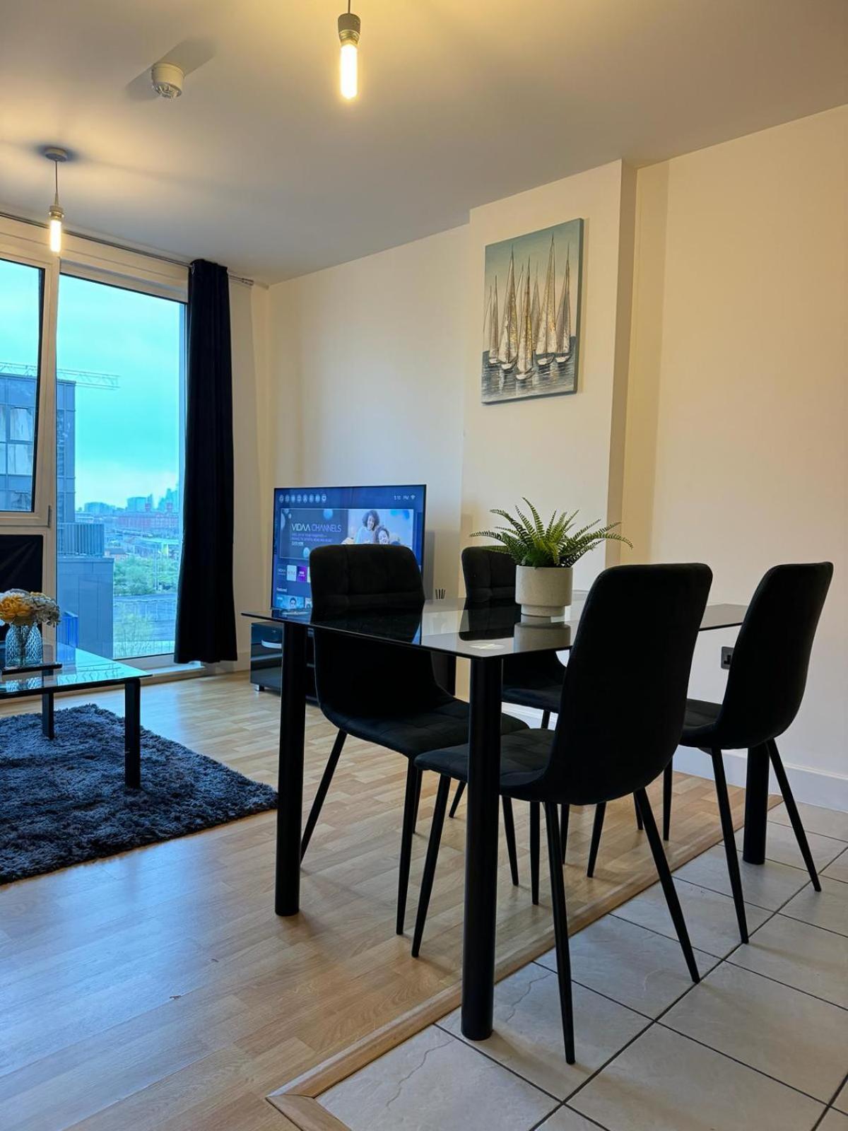 Spacious 2 Bedrooms Apartment In Stratford London Exterior foto